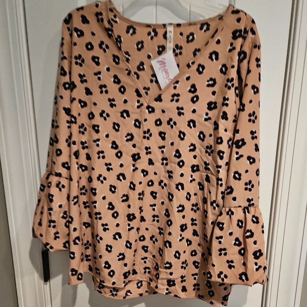 Leopard blouse with blouse sleeve